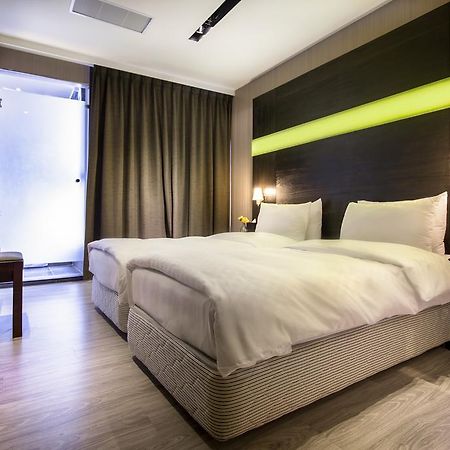 Hotel Cube Taichung Exterior photo