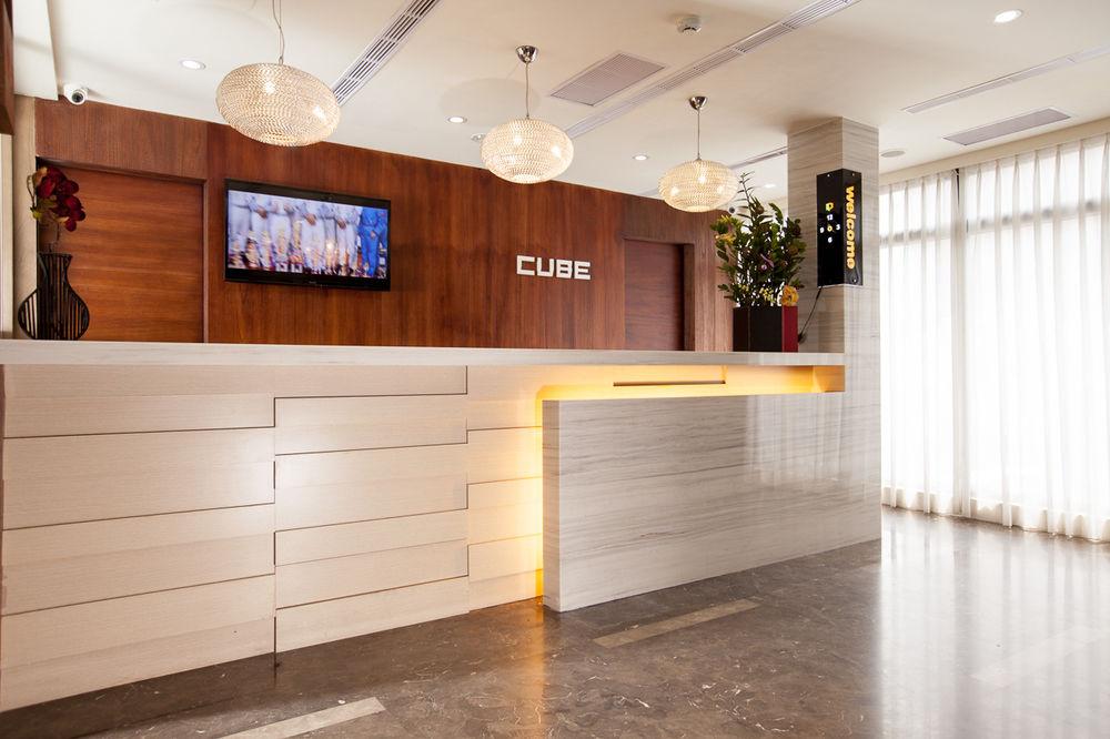 Hotel Cube Taichung Exterior photo