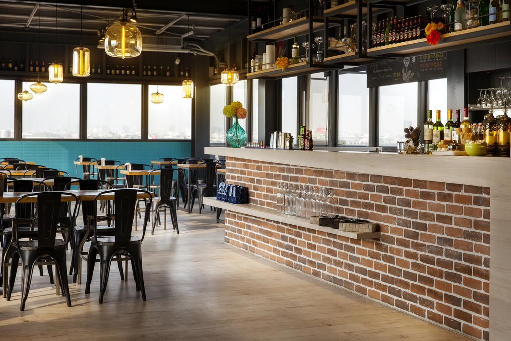 Hotel Cube Taichung Exterior photo