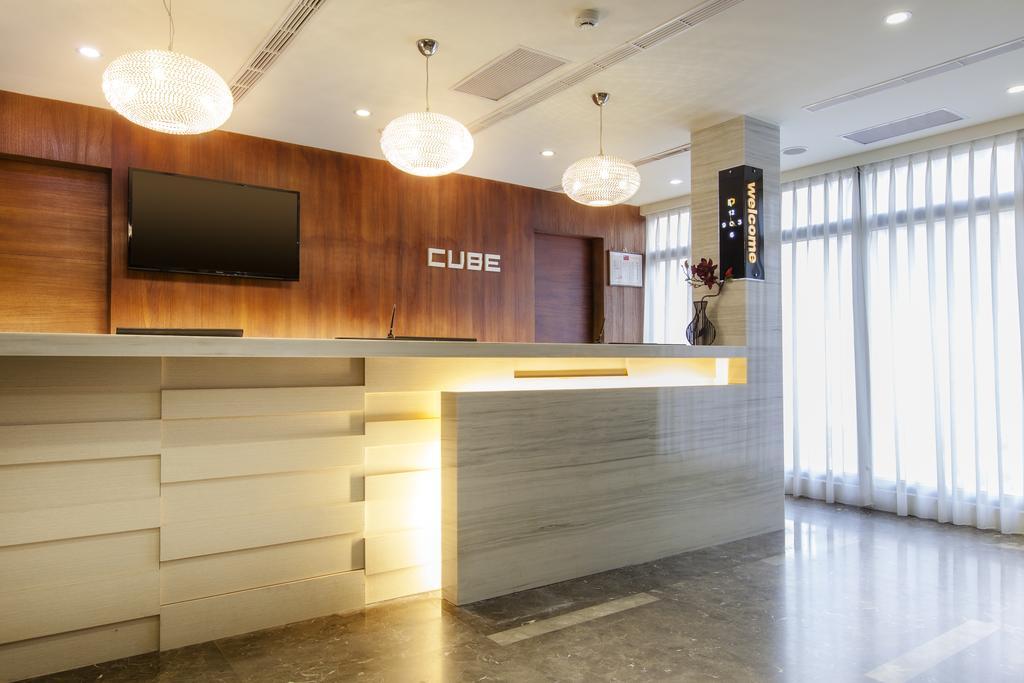 Hotel Cube Taichung Exterior photo
