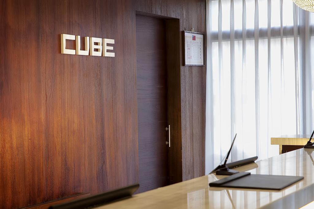Hotel Cube Taichung Exterior photo