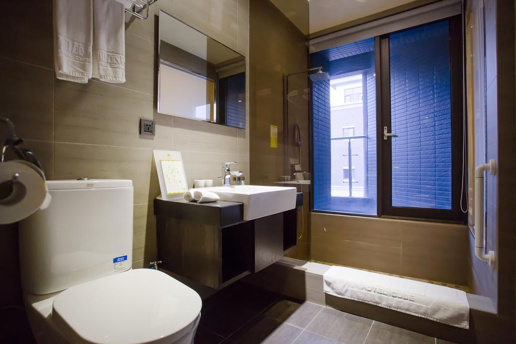Hotel Cube Taichung Exterior photo