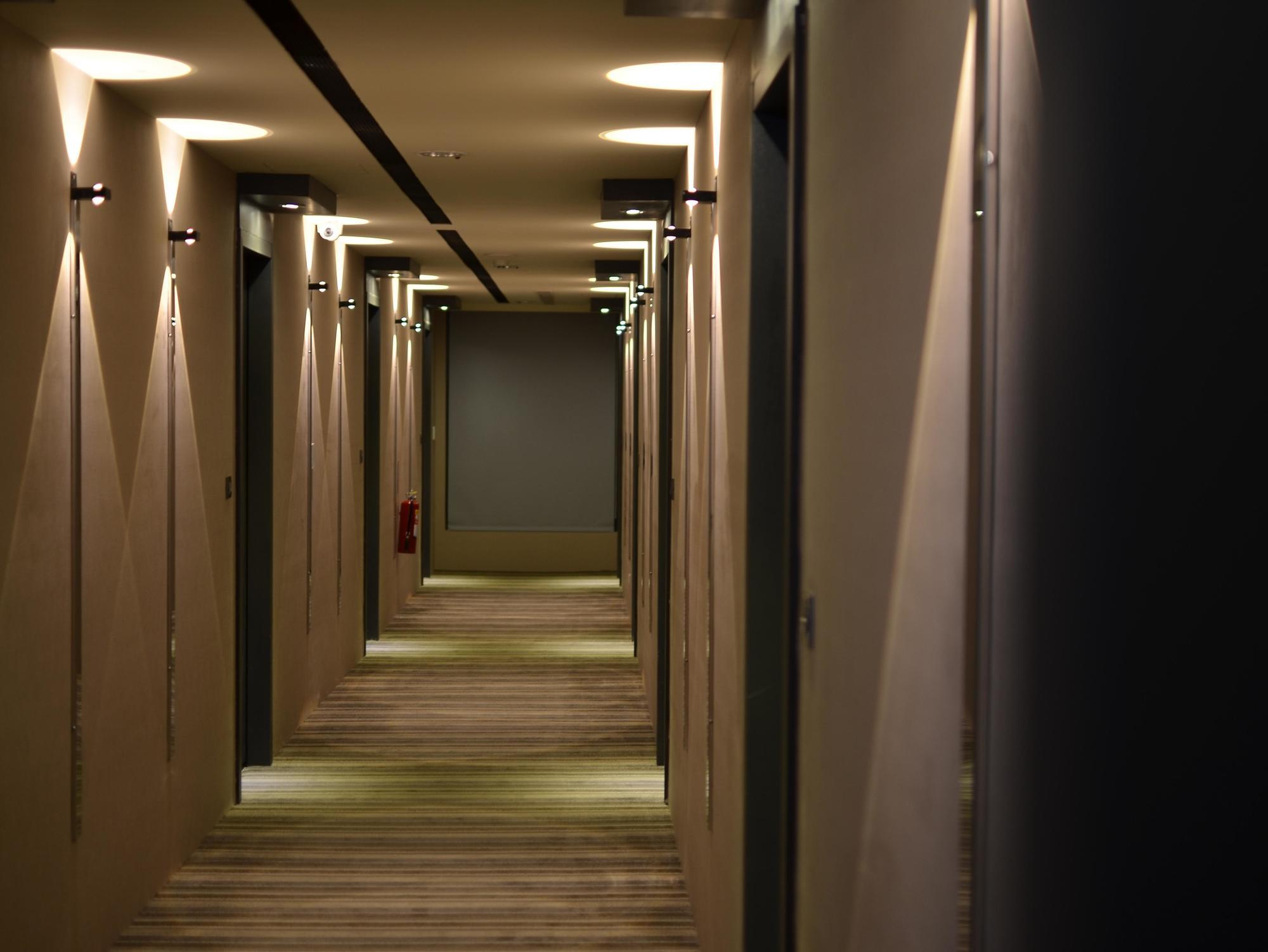 Hotel Cube Taichung Exterior photo