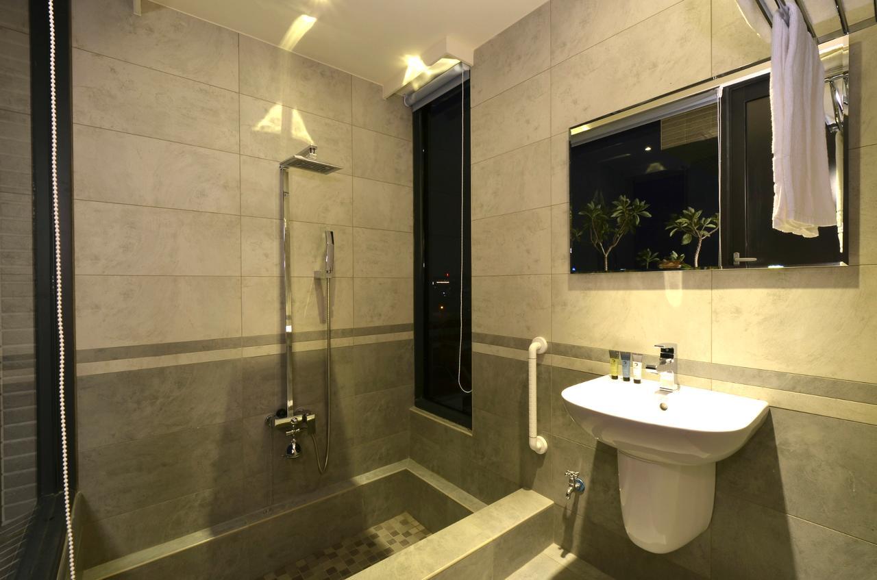 Hotel Cube Taichung Exterior photo