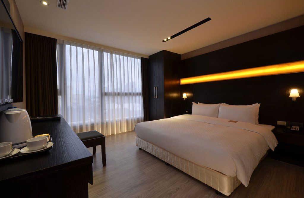 Hotel Cube Taichung Exterior photo