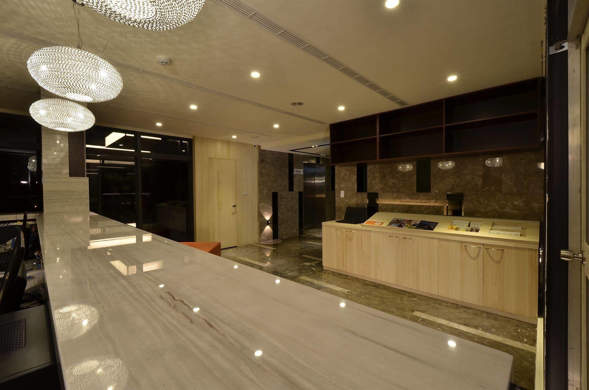Hotel Cube Taichung Exterior photo