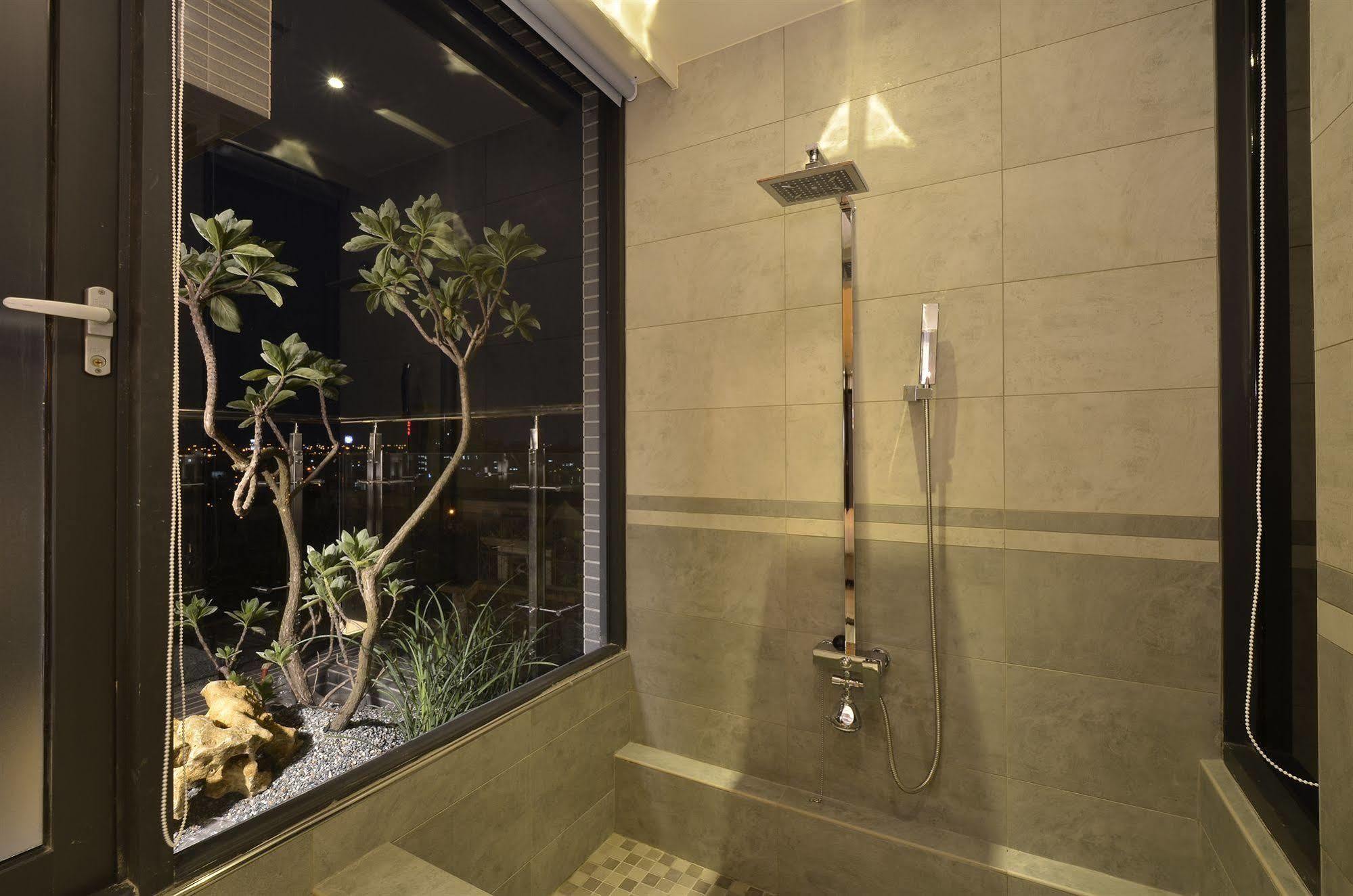 Hotel Cube Taichung Exterior photo