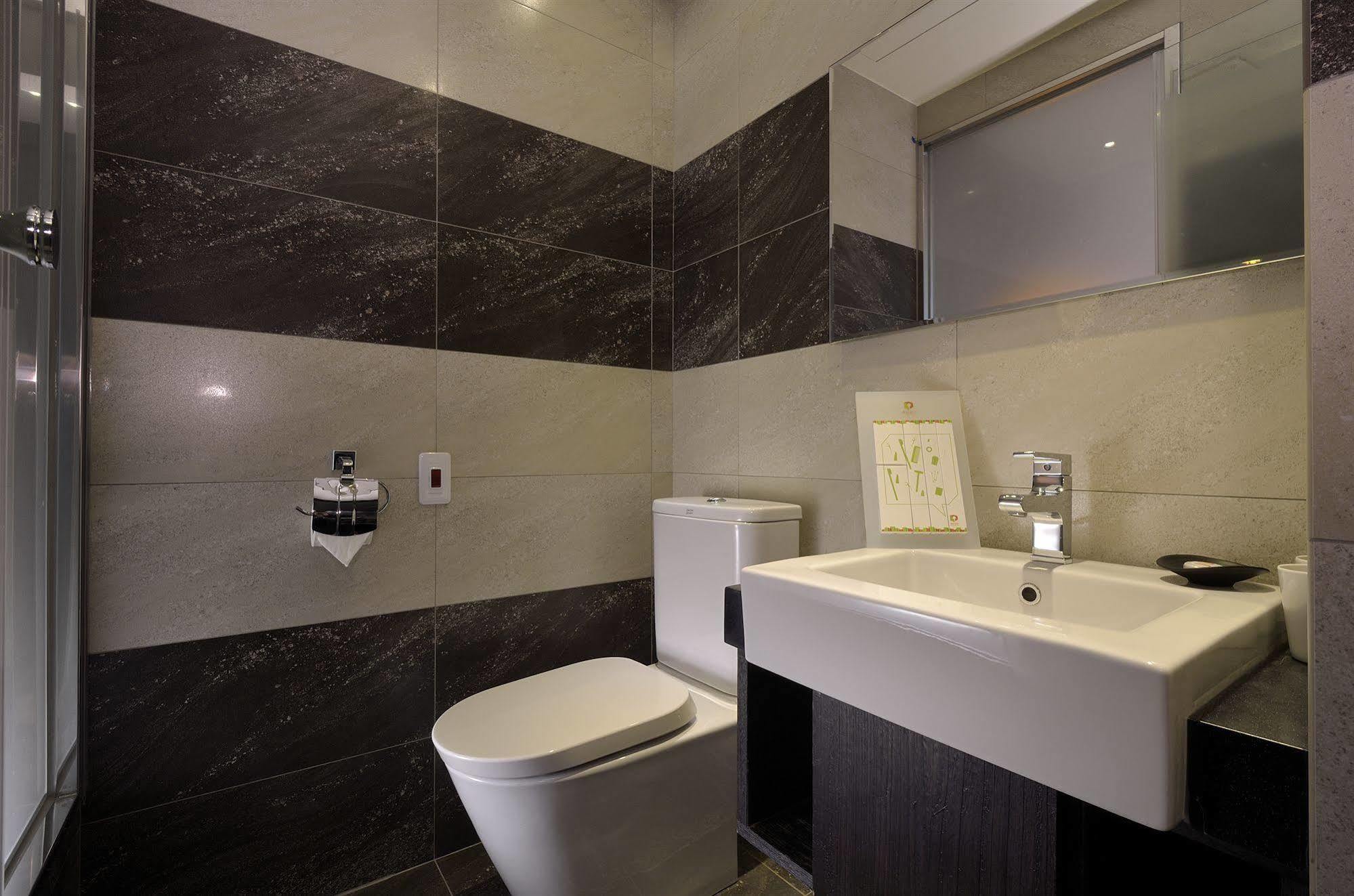 Hotel Cube Taichung Exterior photo