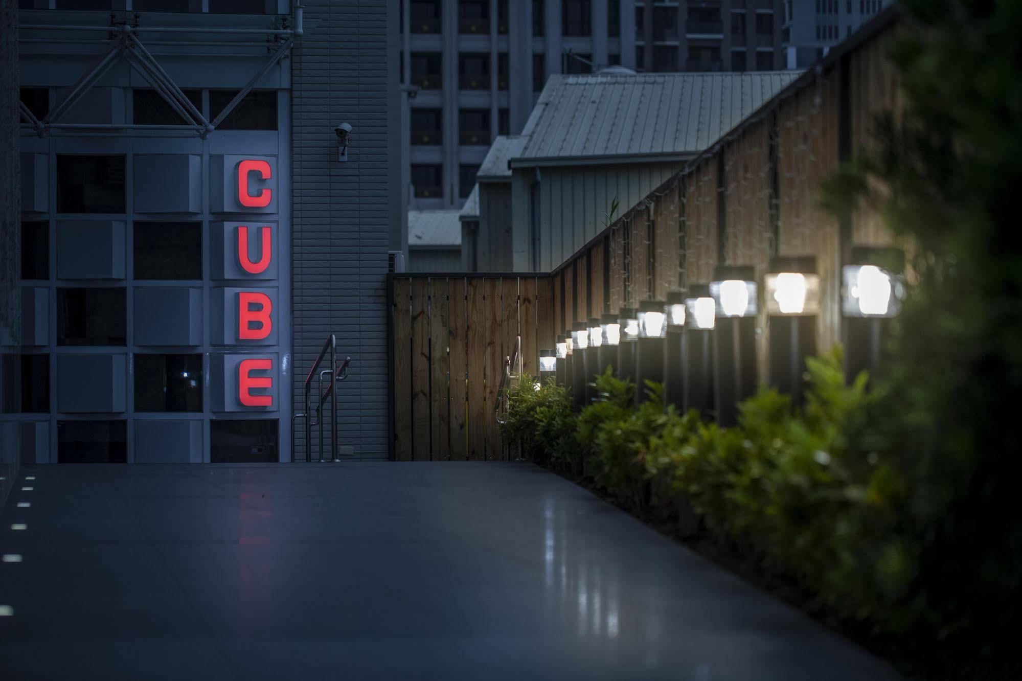 Hotel Cube Taichung Exterior photo